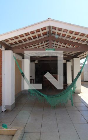 Casa à venda com 300m², 2 quartos e 2 vagasQuintal