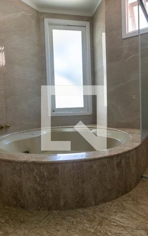 Apartamento à venda com 670m², 6 quartos e 6 vagas Apartamento à venda com 670m², 6 quartos e 6 vagasCloset da suíte