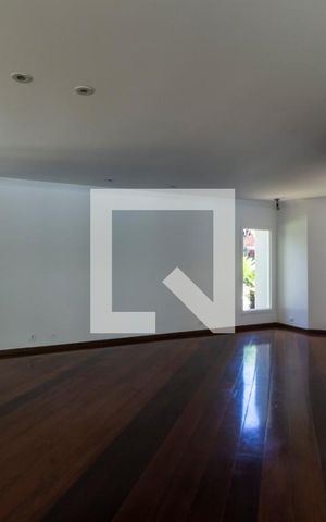 Apartamento à venda com 670m², 6 quartos e 6 vagas Apartamento à venda com 670m², 6 quartos e 6 vagasSala de TV