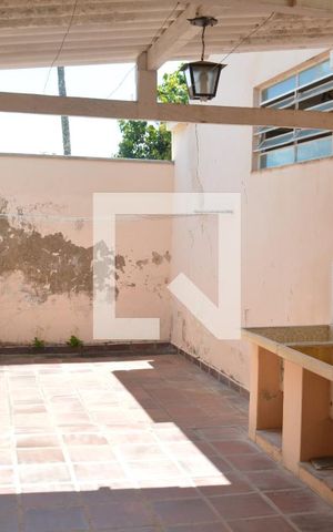 Casa à venda com 220m², 3 quartos e 3 vagasÁrea serviço