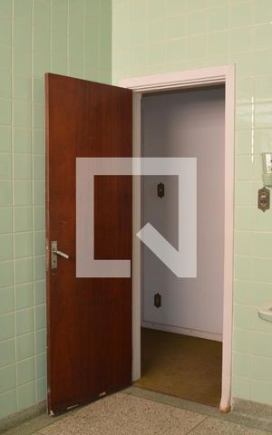 Casa à venda com 220m², 3 quartos e 3 vagasBanheiro Social