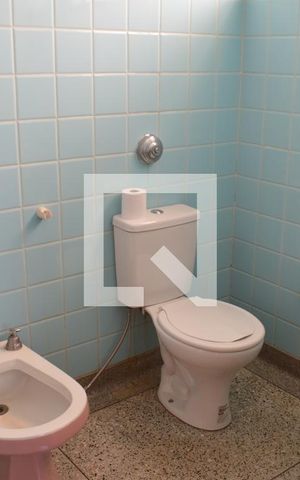 Casa à venda com 220m², 3 quartos e 3 vagasBanheiro suite