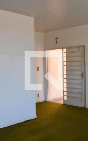 Casa à venda com 220m², 3 quartos e 3 vagasSala