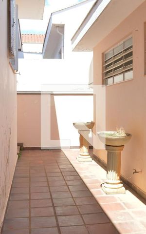 Casa à venda com 220m², 3 quartos e 3 vagasQuintal