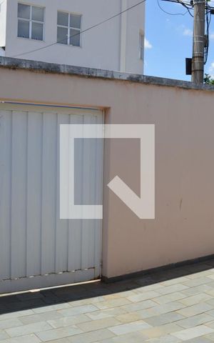 Casa à venda com 220m², 3 quartos e 3 vagasEspaço frente casa