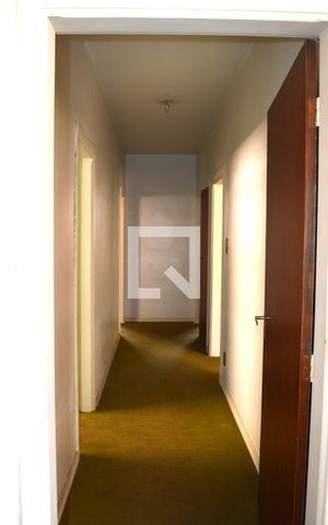 Casa à venda com 220m², 3 quartos e 3 vagasCorredor