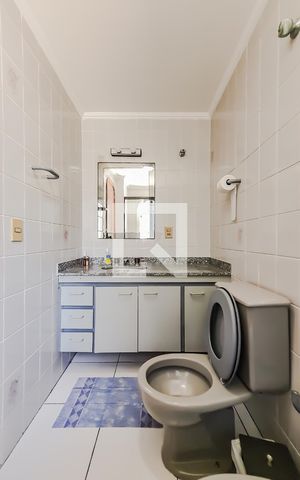 Apartamento para alugar com 179m², 4 quartos e 2 vagas Apartamento para alugar com 179m², 4 quartos e 2 vagasBanheiro da Suíte 1