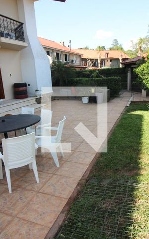 Casa à venda com 900m², 6 quartos e 5 vagas Casa à venda com 900m², 6 quartos e 5 vagasQuintal