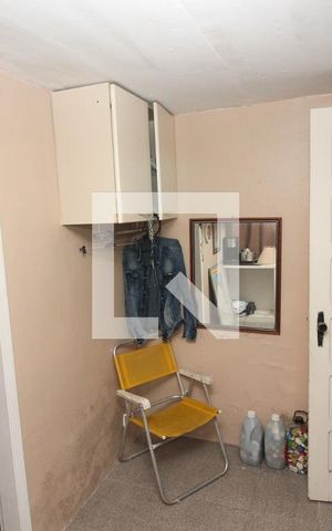 Casa à venda com 900m², 6 quartos e 5 vagas Casa à venda com 900m², 6 quartos e 5 vagasQuarto de Serviço