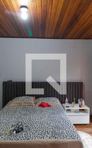 Casa à venda com 350m², 5 quartos e 8 vagas Casa à venda com 350m², 5 quartos e 8 vagasSuíte