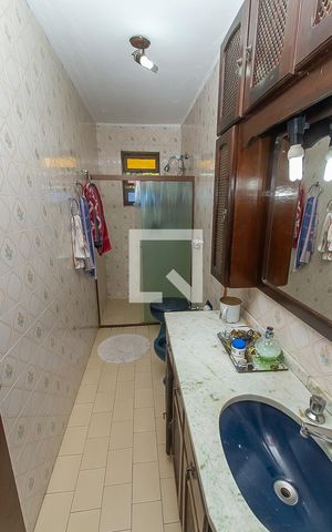 Apartamento à venda com 4502m², 5 quartos e 2 vagas Apartamento à venda com 4502m², 5 quartos e 2 vagasBanheiro 1