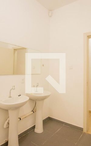 Casa à venda com 234m², 4 quartos e 2 vagas Casa à venda com 234m², 4 quartos e 2 vagasBanheiro 2