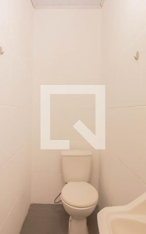 Casa à venda com 234m², 4 quartos e 2 vagas Casa à venda com 234m², 4 quartos e 2 vagasBanheiro