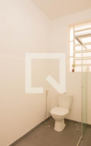 Casa à venda com 234m², 4 quartos e 2 vagas Casa à venda com 234m², 4 quartos e 2 vagasBanheiro 2