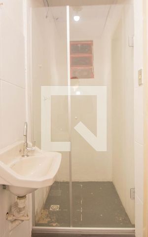 Casa à venda com 234m², 4 quartos e 2 vagas Casa à venda com 234m², 4 quartos e 2 vagasBanheiro