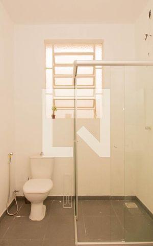 Casa à venda com 234m², 4 quartos e 2 vagas Casa à venda com 234m², 4 quartos e 2 vagasBanheiro 2