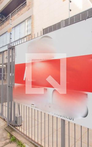 Casa à venda com 234m², 4 quartos e 2 vagas Casa à venda com 234m², 4 quartos e 2 vagasFachada