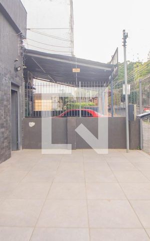 Casa à venda com 234m², 4 quartos e 2 vagas Casa à venda com 234m², 4 quartos e 2 vagasPátio Frente