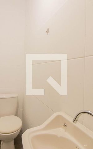 Casa à venda com 234m², 4 quartos e 2 vagas Casa à venda com 234m², 4 quartos e 2 vagasBanheiro