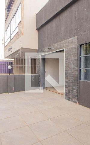 Casa à venda com 234m², 4 quartos e 2 vagas Casa à venda com 234m², 4 quartos e 2 vagasPátio Frente
