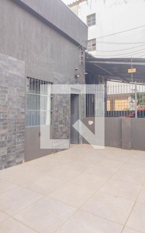 Casa à venda com 234m², 4 quartos e 2 vagas Casa à venda com 234m², 4 quartos e 2 vagasPátio Frente