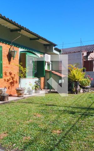 Casa à venda com 170m², 4 quartos e 6 vagasPátio _Frente 