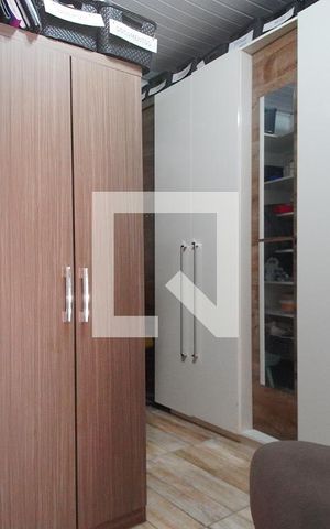 Casa à venda com 170m², 4 quartos e 6 vagasCloset