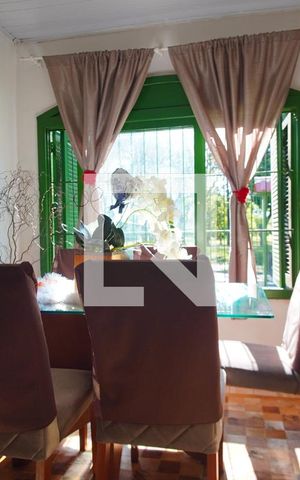 Casa à venda com 170m², 4 quartos e 6 vagasSala