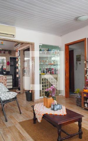 Casa à venda com 170m², 4 quartos e 6 vagasSala