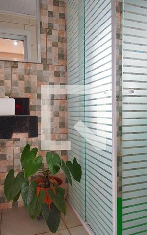 Casa à venda com 170m², 4 quartos e 6 vagasBanheiro 