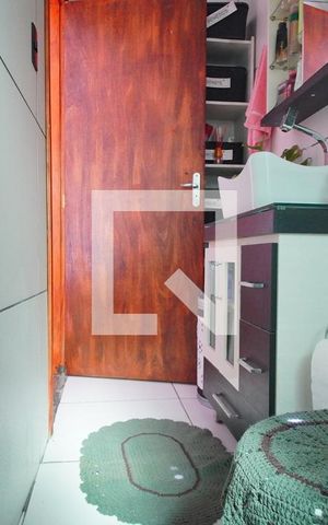 Casa à venda com 170m², 4 quartos e 6 vagasBanheiro suíte 