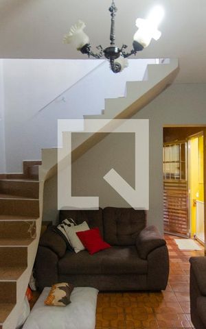 Casa à venda com 250m², 6 quartos e 1 vaga Casa à venda com 250m², 6 quartos e 1 vagaCasa 2 Sala