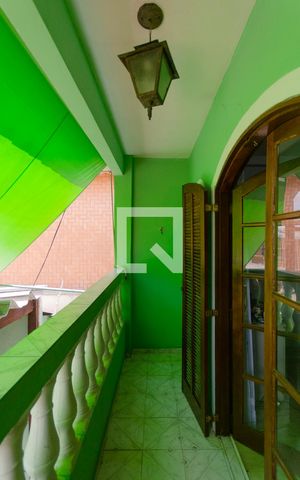 Casa à venda com 250m², 6 quartos e 1 vaga Casa à venda com 250m², 6 quartos e 1 vagaCasa 1 Sacada Suíte 1