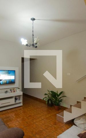 Casa à venda com 250m², 6 quartos e 1 vaga Casa à venda com 250m², 6 quartos e 1 vagaCasa 2 Sala