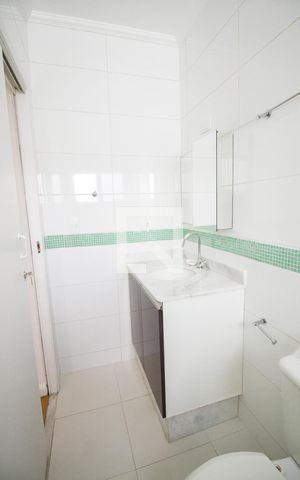 Casa de condomínio à venda com 160m², 3 quartos e 2 vagasbanheiro
