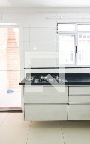 Casa de condomínio à venda com 160m², 3 quartos e 2 vagascozinha