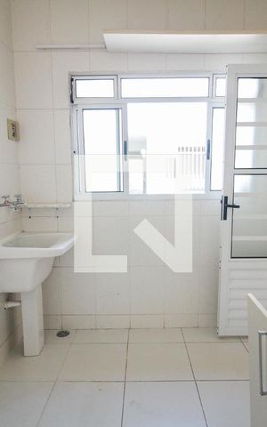 Casa de condomínio à venda com 160m², 3 quartos e 2 vagasarea de serviço