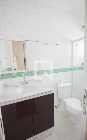 Casa de condomínio à venda com 160m², 3 quartos e 2 vagasbanheiro