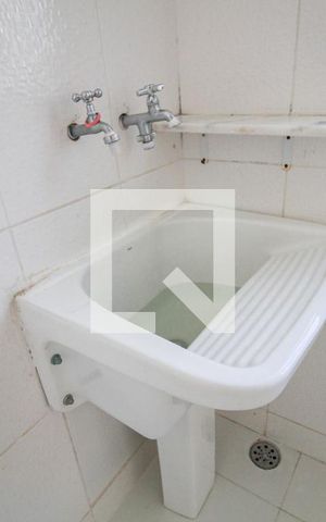 Casa de condomínio à venda com 160m², 3 quartos e 2 vagasarea de serviço