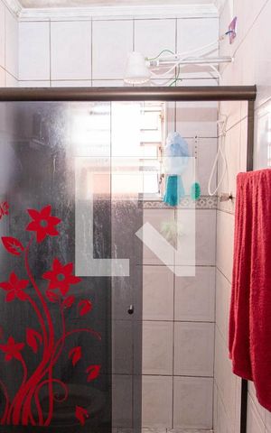 Casa à venda com 188m², 4 quartos e 2 vagas Casa à venda com 188m², 4 quartos e 2 vagasBanheiro 2