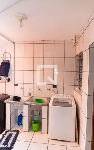 Casa à venda com 188m², 4 quartos e 2 vagas Casa à venda com 188m², 4 quartos e 2 vagasÁrea de Serviço