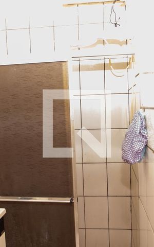 Casa à venda com 188m², 4 quartos e 2 vagas Casa à venda com 188m², 4 quartos e 2 vagasBanheiro de serviço