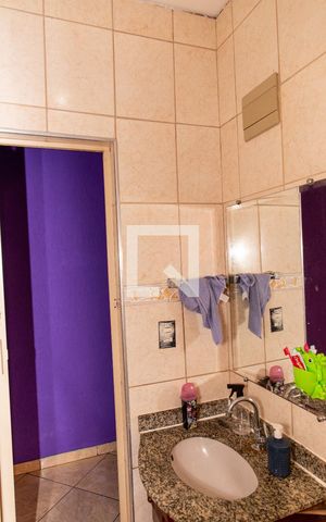 Casa à venda com 188m², 4 quartos e 2 vagas Casa à venda com 188m², 4 quartos e 2 vagasBanheiro 1