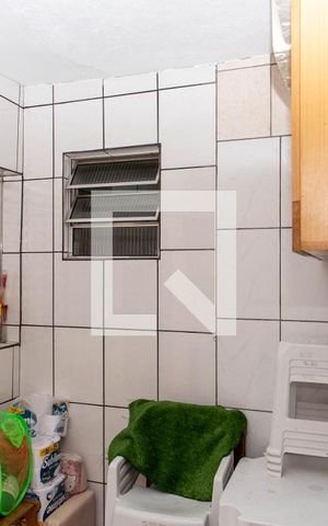 Casa à venda com 188m², 4 quartos e 2 vagas Casa à venda com 188m², 4 quartos e 2 vagasÁrea de Serviço