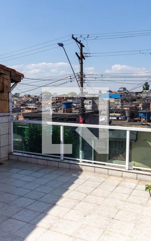 Casa à venda com 188m², 4 quartos e 2 vagas Casa à venda com 188m², 4 quartos e 2 vagasVaranda
