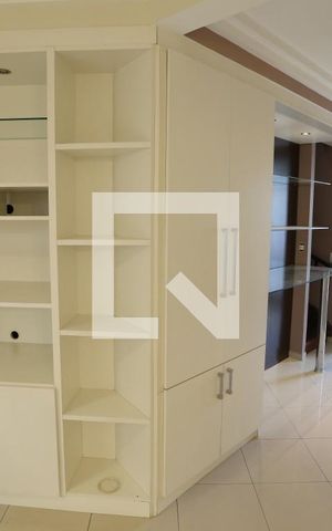 Casa de condomínio à venda com 110m², 3 quartos e 2 vagasSala