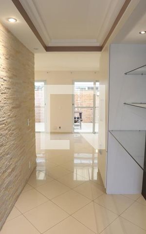 Casa de condomínio à venda com 110m², 3 quartos e 2 vagasSala