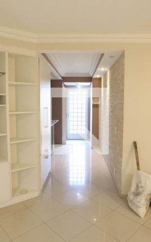 Casa de condomínio à venda com 110m², 3 quartos e 2 vagasSala