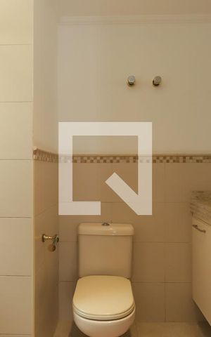 Apartamento para alugar com 200m², 3 quartos e 4 vagasBanheiro do Quarto 2