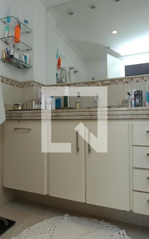 Apartamento para alugar com 200m², 3 quartos e 4 vagasBanheiro do Quarto 3